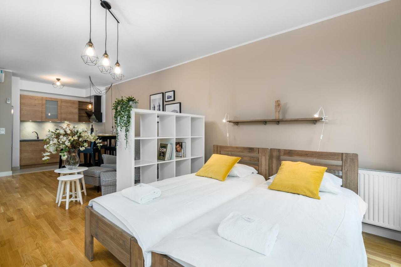 بوزنان Apartament Black & White Mostowa By Renters المظهر الخارجي الصورة