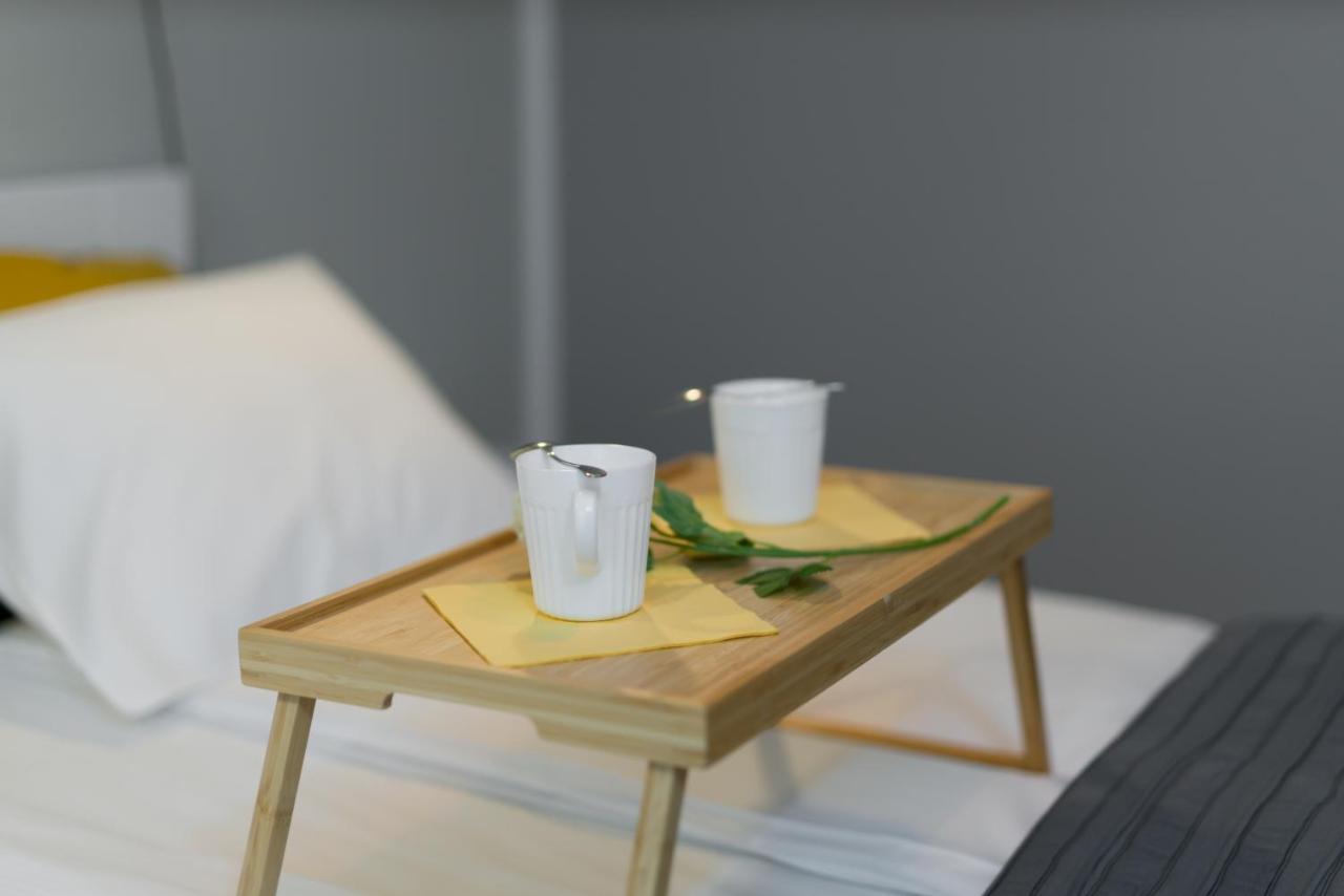 بوزنان Apartament Black & White Mostowa By Renters المظهر الخارجي الصورة