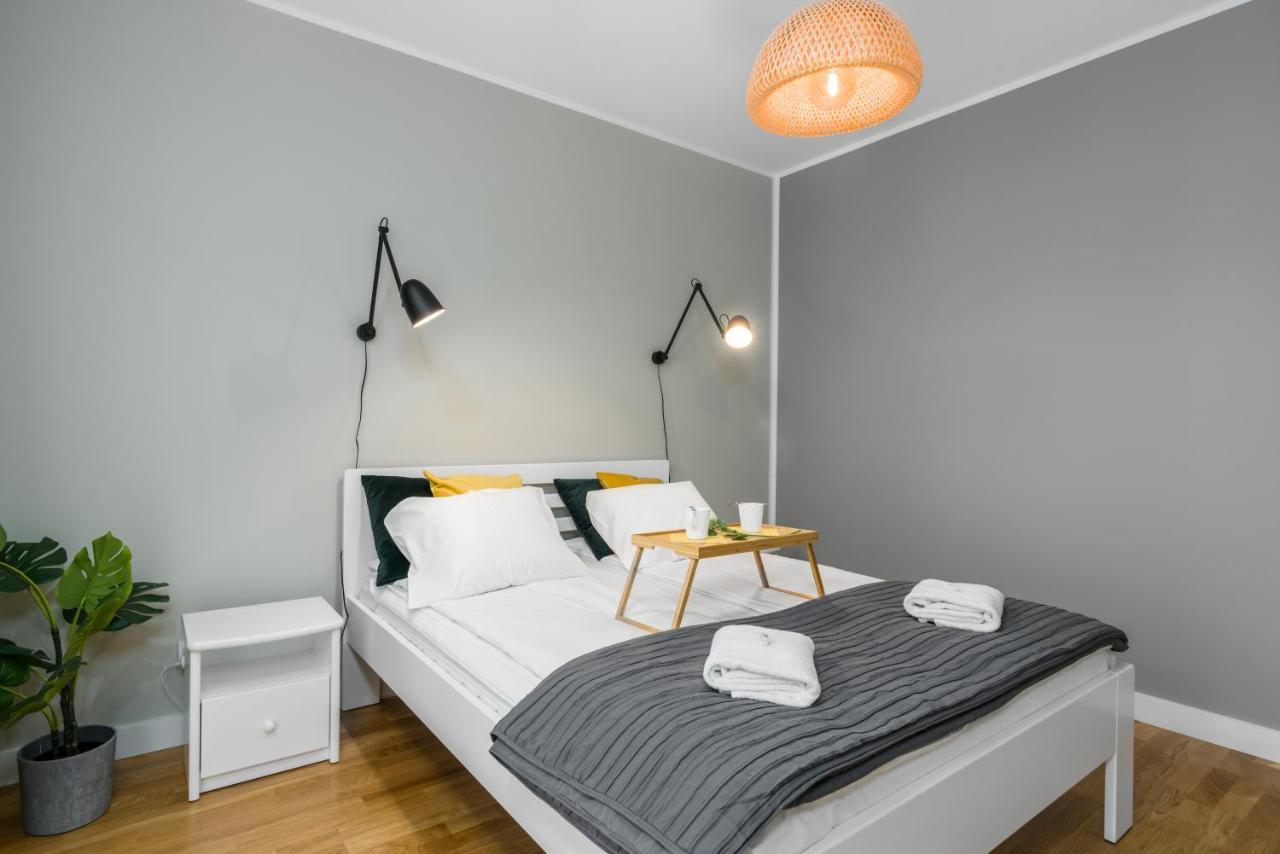 بوزنان Apartament Black & White Mostowa By Renters المظهر الخارجي الصورة