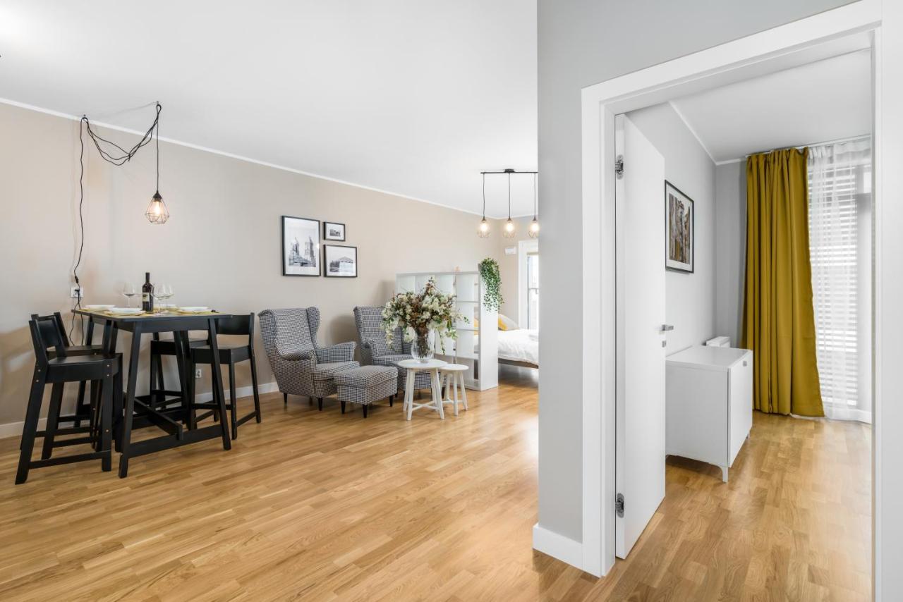 بوزنان Apartament Black & White Mostowa By Renters المظهر الخارجي الصورة